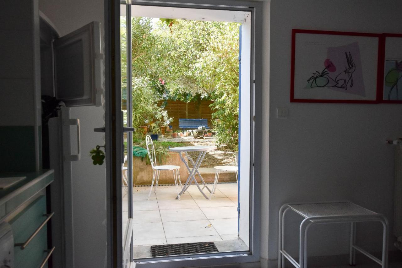 Moulin Rose, Parking - Jardin * Arles